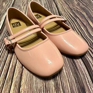 Dolce Vita Patent Flat NEVER WORN**